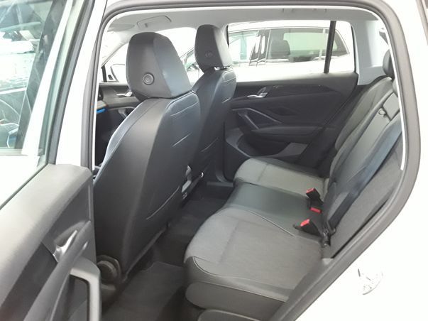 Fahrzeugabbildung Volkswagen Tiguan eTSI Life DSG LED AHK Navi AID ACC RFK SH