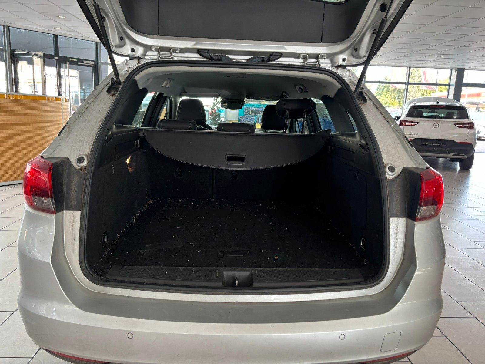Fahrzeugabbildung Opel Astra K ST 1.6D NAVI/SHZ/LHZ/PDC/ABST.TEMPOMAT