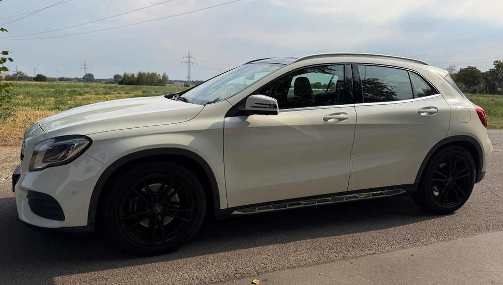 Image of Mercedes-Benz GLA 220