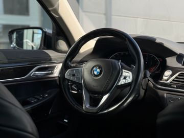 BMW 740 - 12