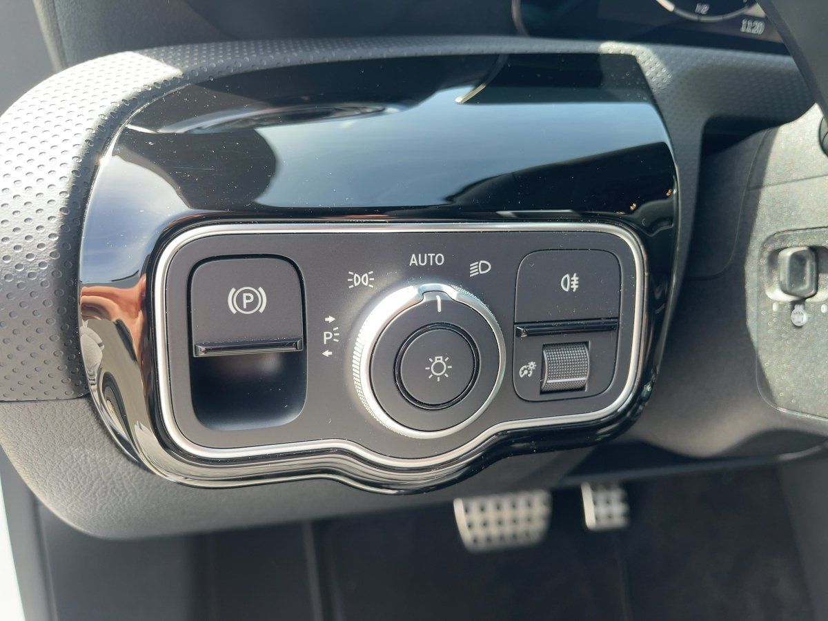 Fahrzeugabbildung Mercedes-Benz A 180 d AMG/Kamera/LED/AHK