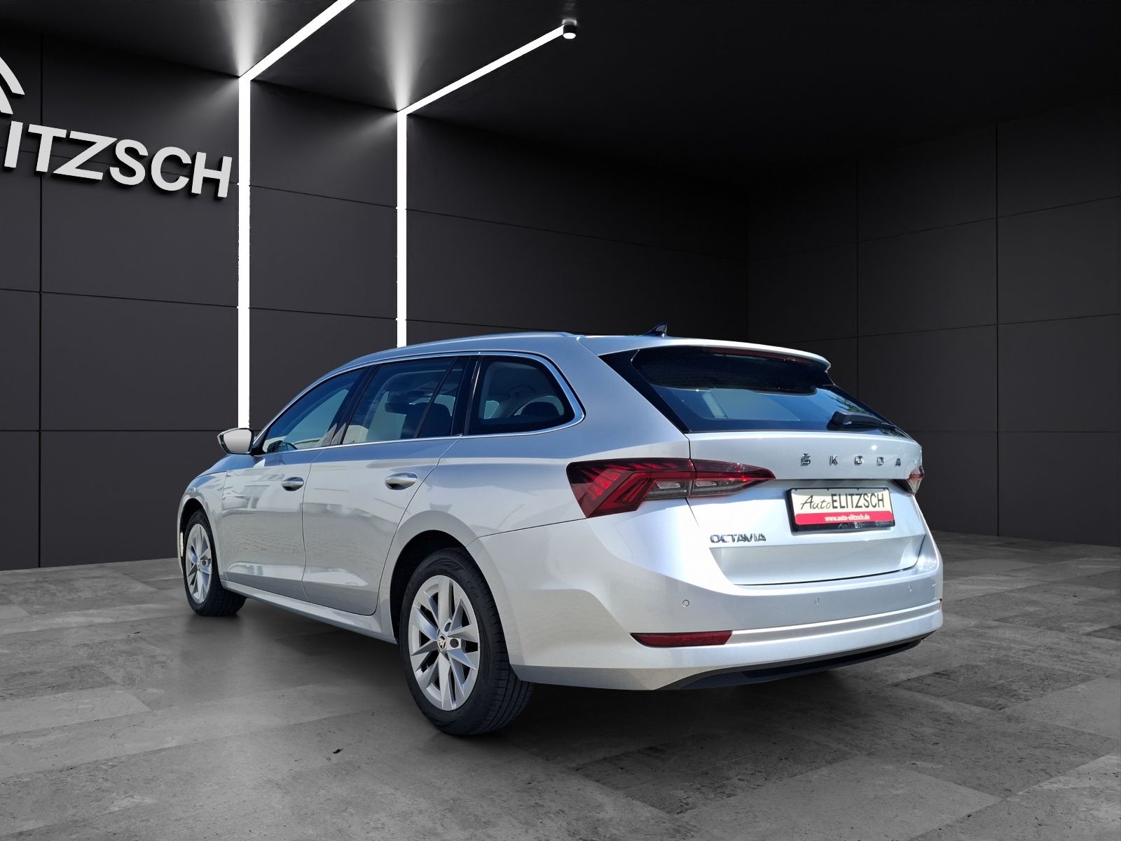 Fahrzeugabbildung SKODA Octavia Combi TDI Style DSG LED Navi HUD PDC SH