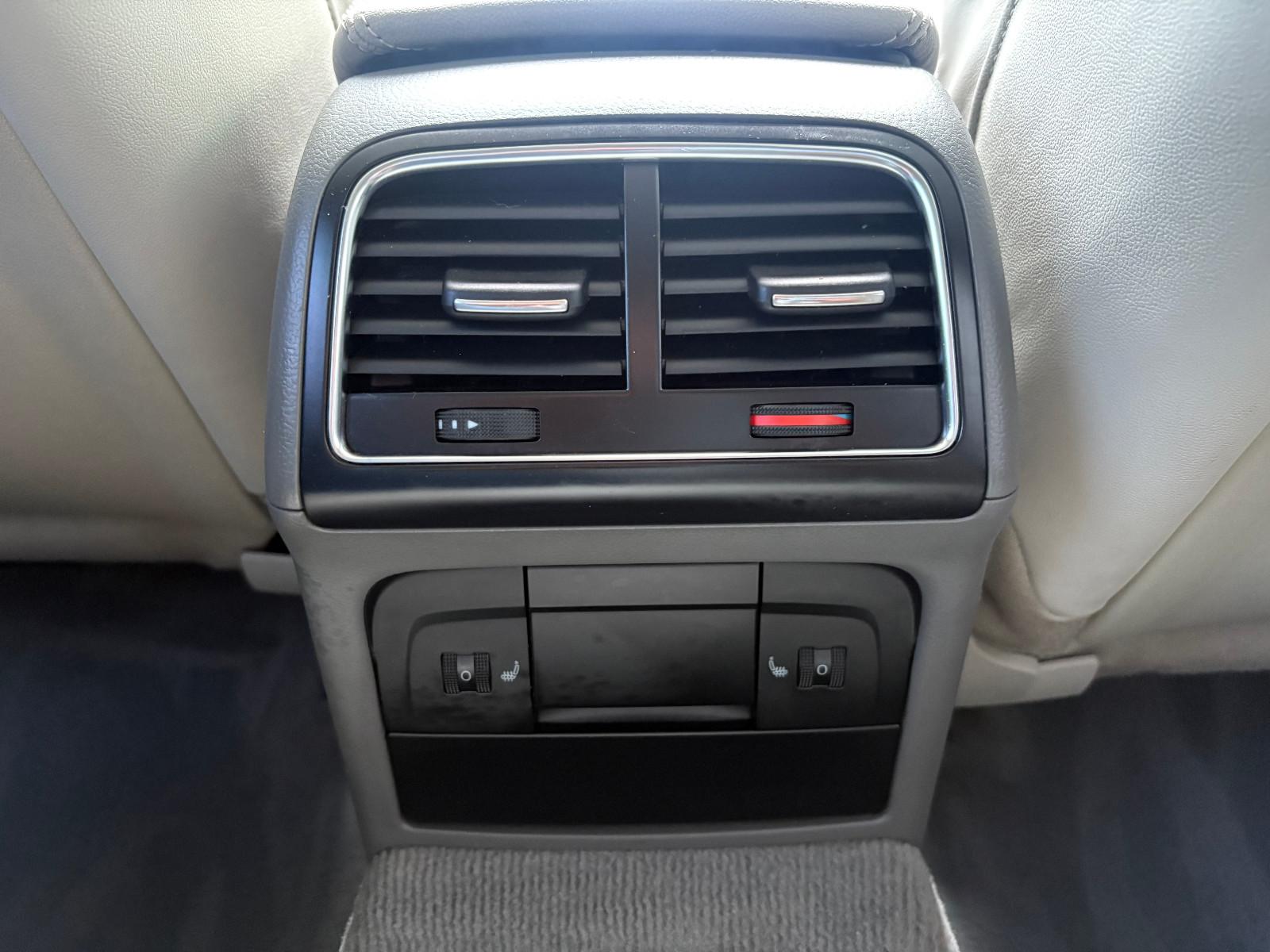 Audi A4 3.0 TDI quattro S line | 240 ch | BVM | Alcantara/cuir | ACC | Audi Magnetic Ride | Sièges chauffants | Phares xénon