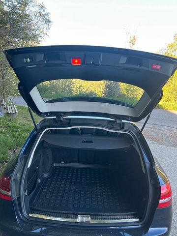 MERCEDES-BENZ Mercedes-Benz C 220d Kombi T AVANTGARD