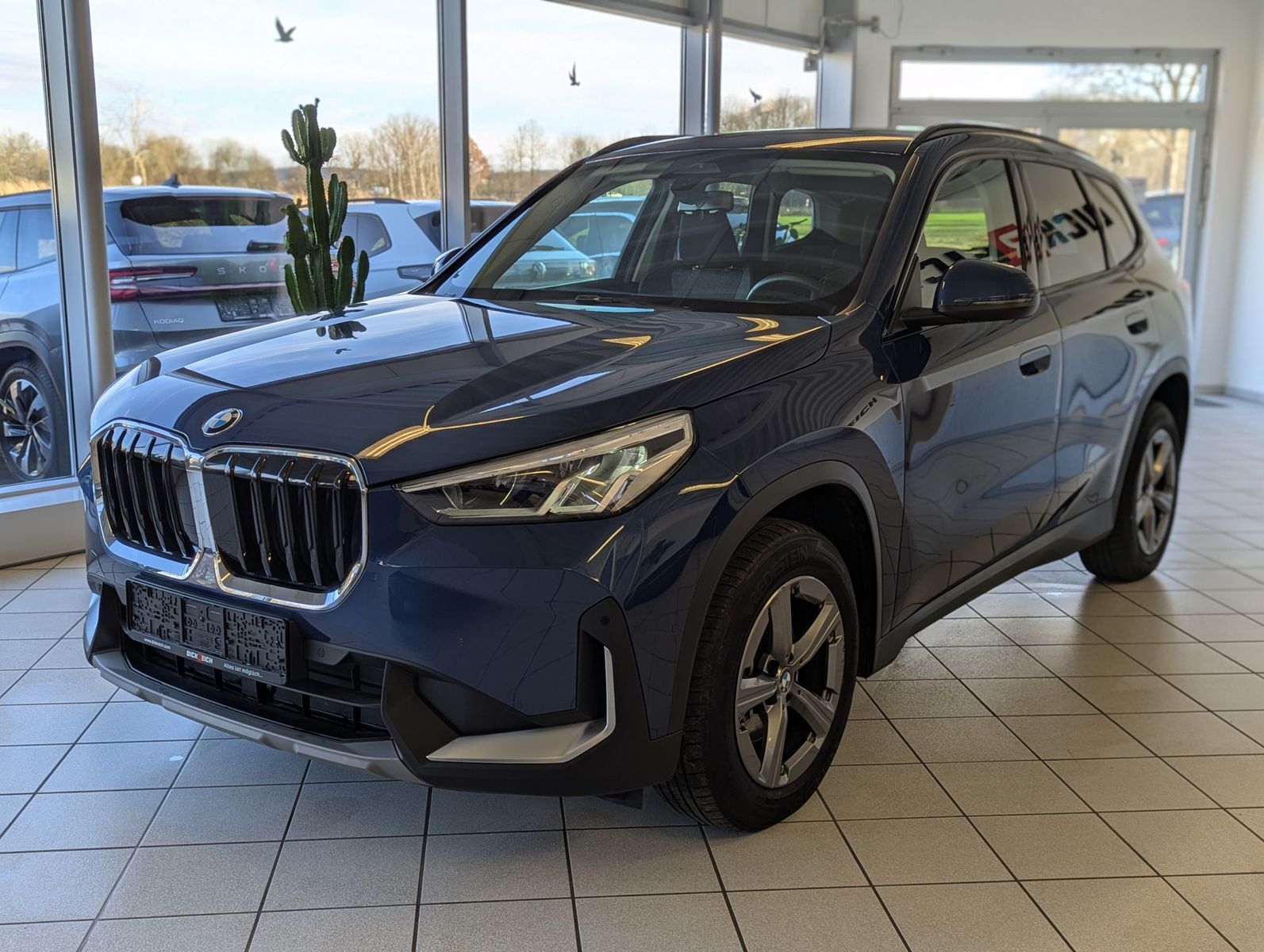 BMW X1 18 i Travel-Paket Pano Kamera AHK - Image 3