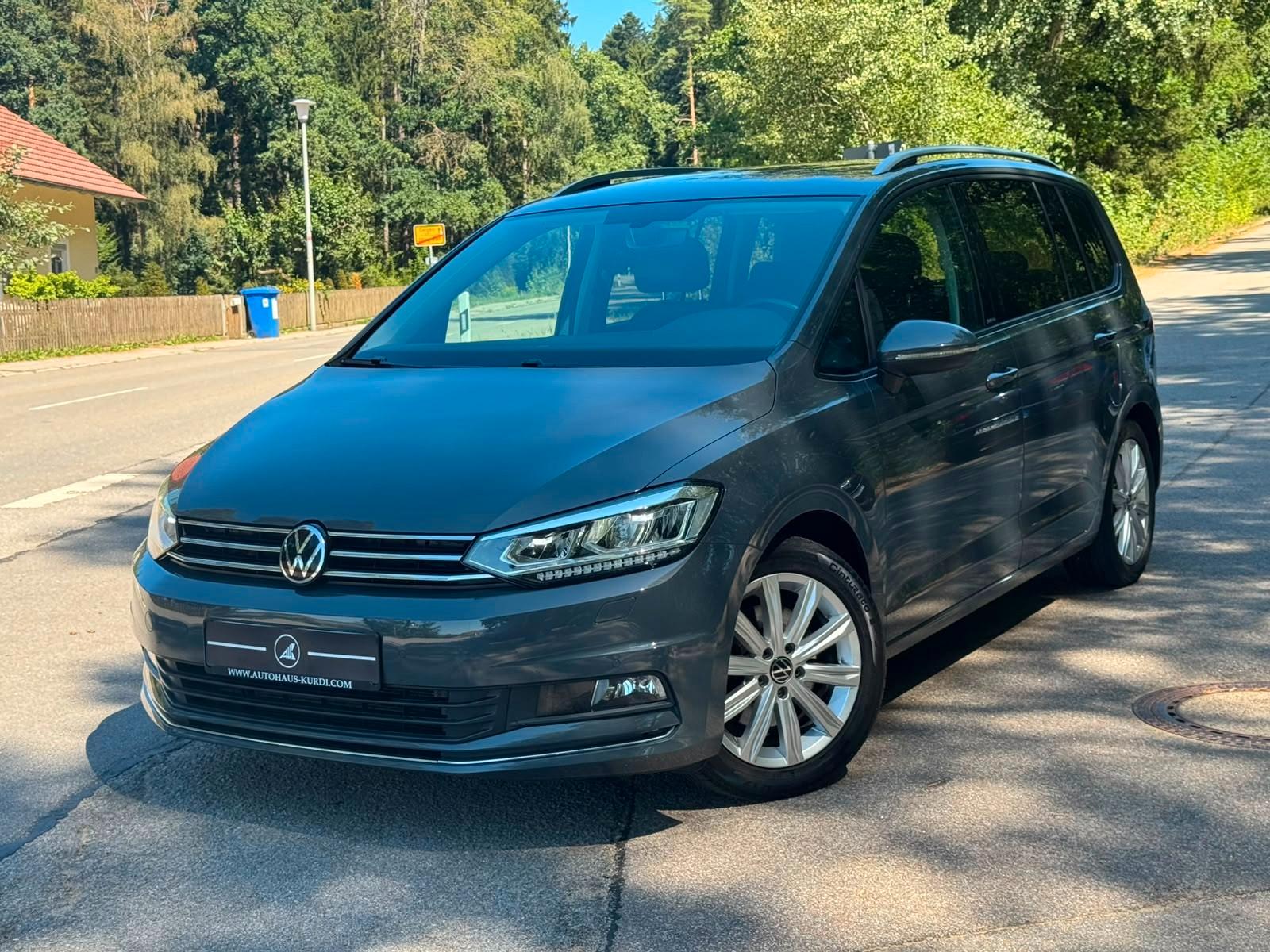 Volkswagen Touran 2.0TDI United 7SITZE RKAM CARPLAY LED AHK