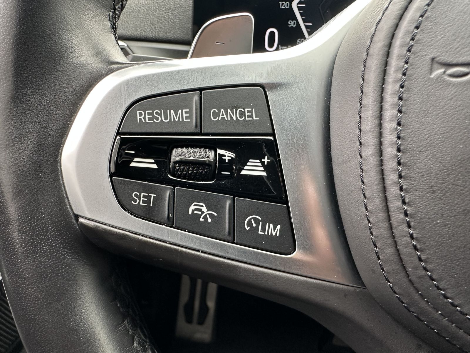 Fahrzeugabbildung BMW 320d Touring M-Sport NAV+LED+ACC+SHZ+VCOCK+18ZO