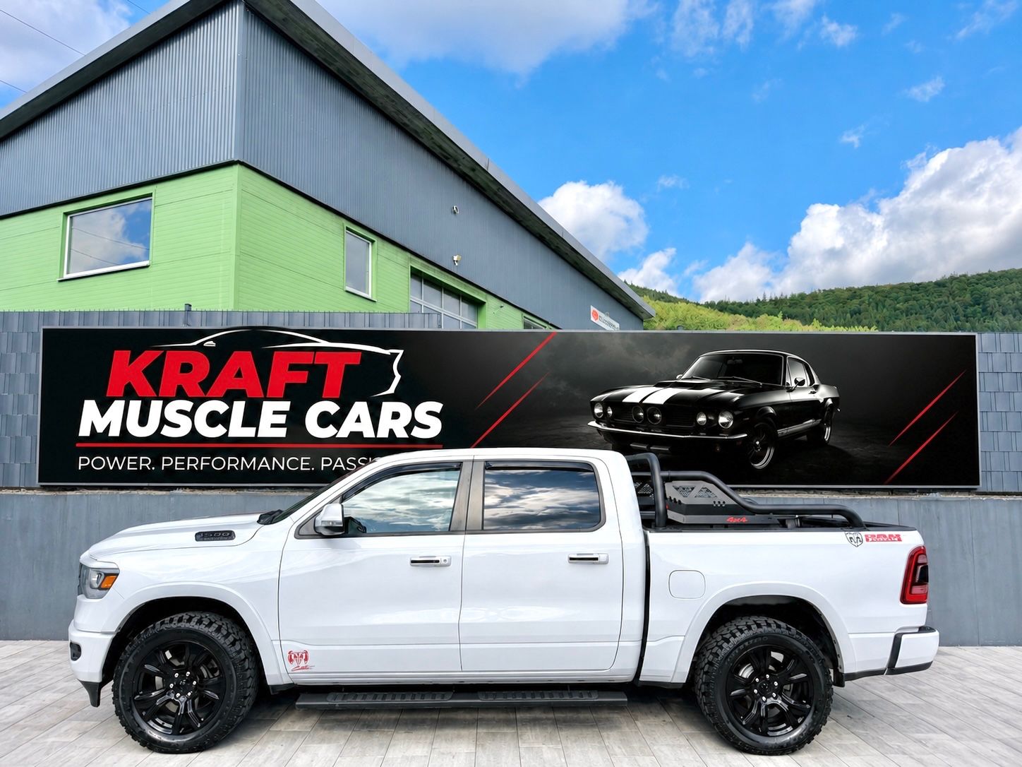 Dodge RAM 5,7 V8 OFFROAD"LARAMIE-WHITE-MONSTER-BÜGEL