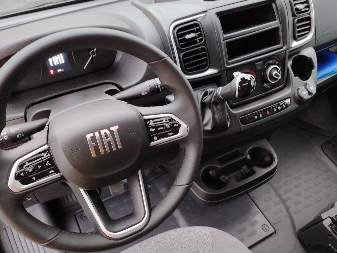 Fahrzeugabbildung Carado T135 PRO+ Markise Modell 2026