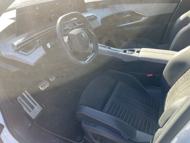 Fahrzeugabbildung Peugeot 3008 GT MHeV AT+Navi+beh. Frontscheibe+Allwetter