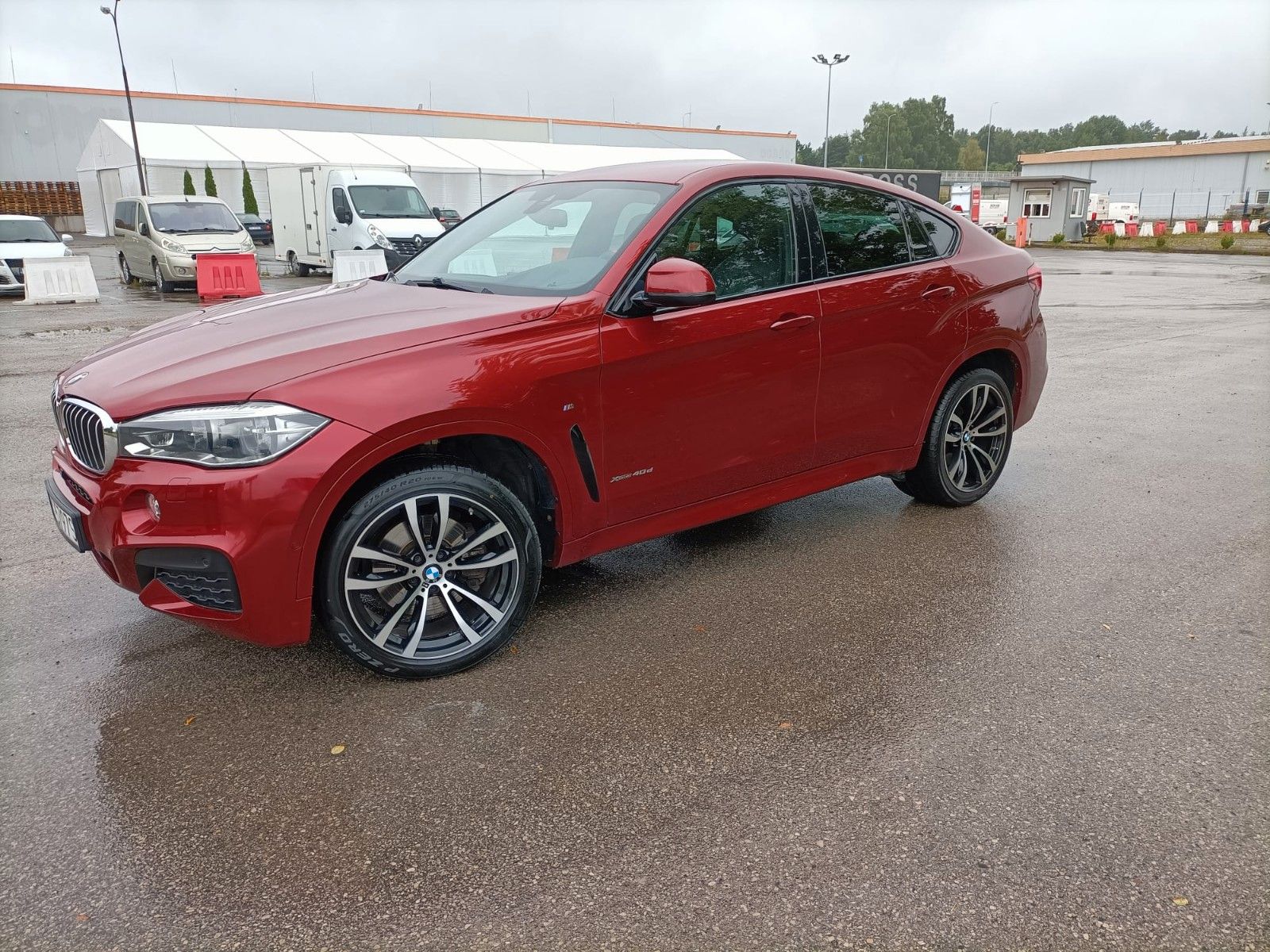 BMW BMW X6 xDrive 40 d M Paket / HUD / 1. Hand