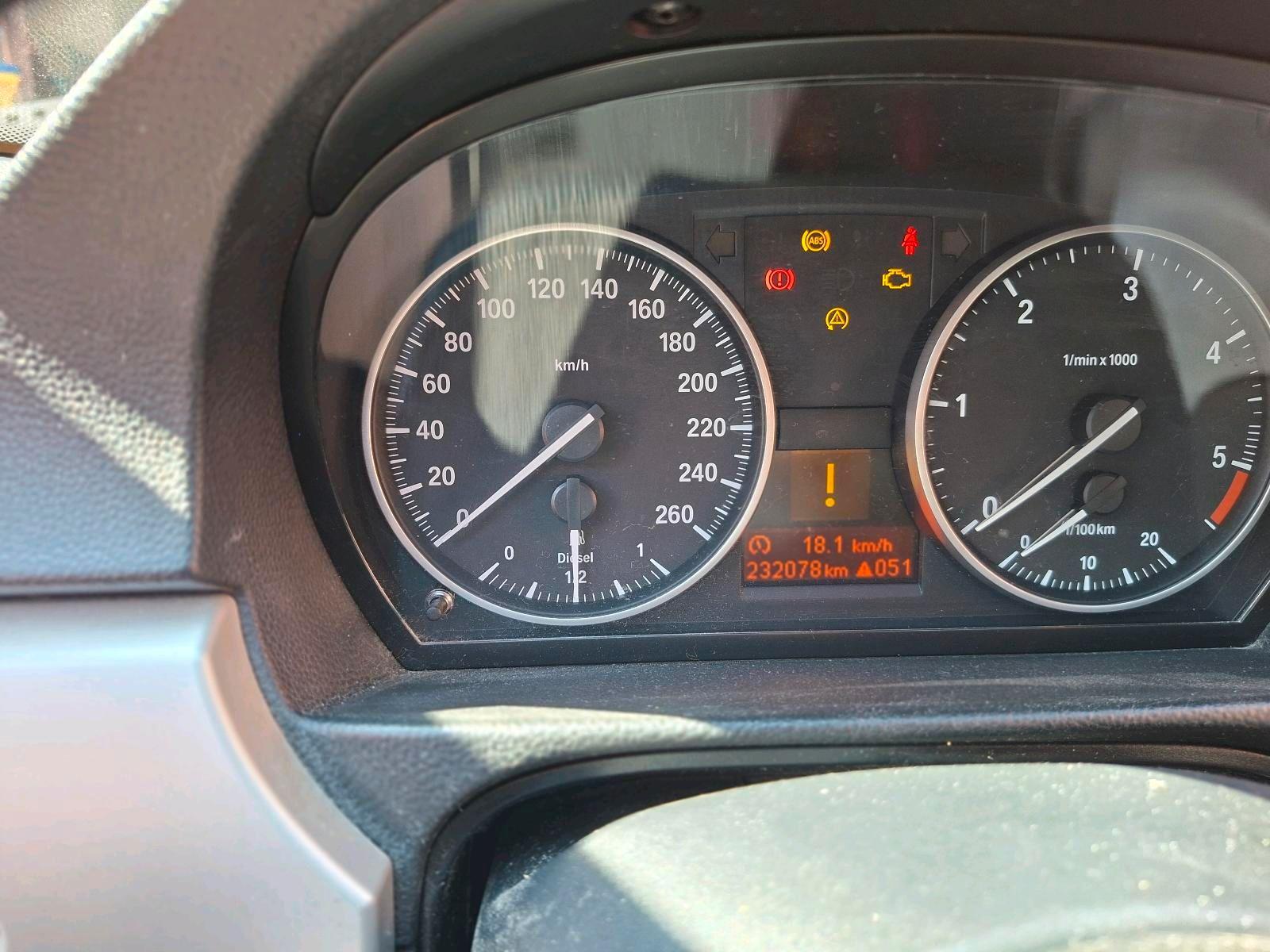BMW  2010 — photo 7