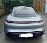 Porsche Taycan Turbo Turbo - silberne Porsche Taycan