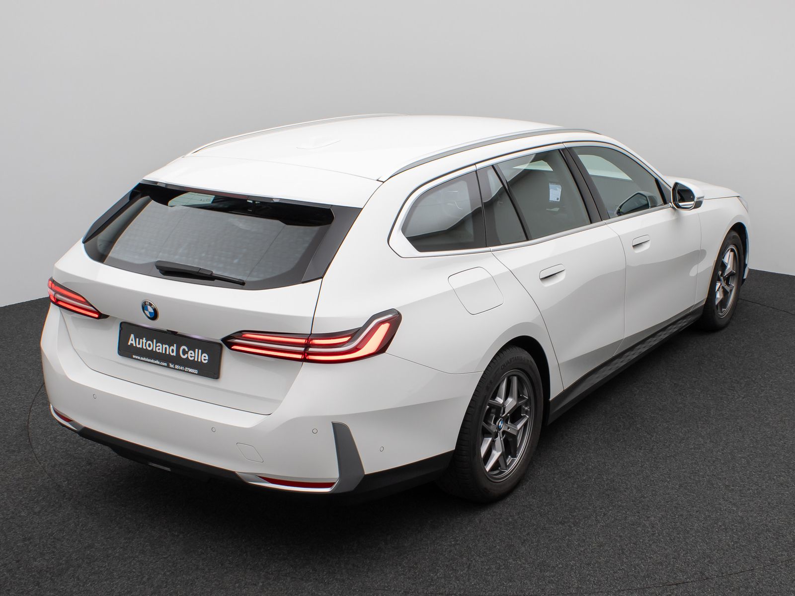 Fahrzeugabbildung BMW 520d  Kamera DAB DrivingAssist Leder Sport Alarm