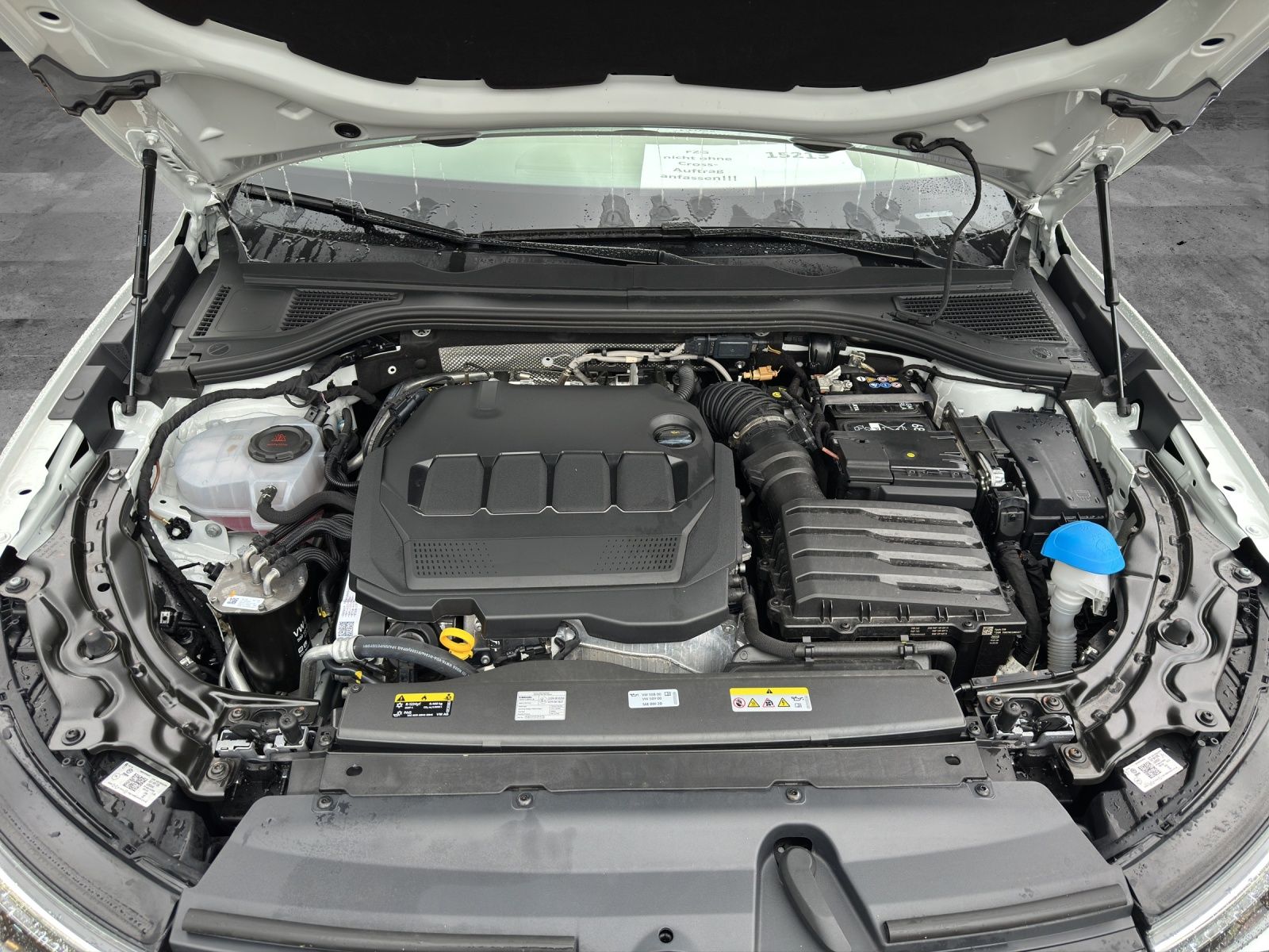 Fahrzeugabbildung Volkswagen Passat TDI Elegance DSG Matrix Standhzg AHK Navi