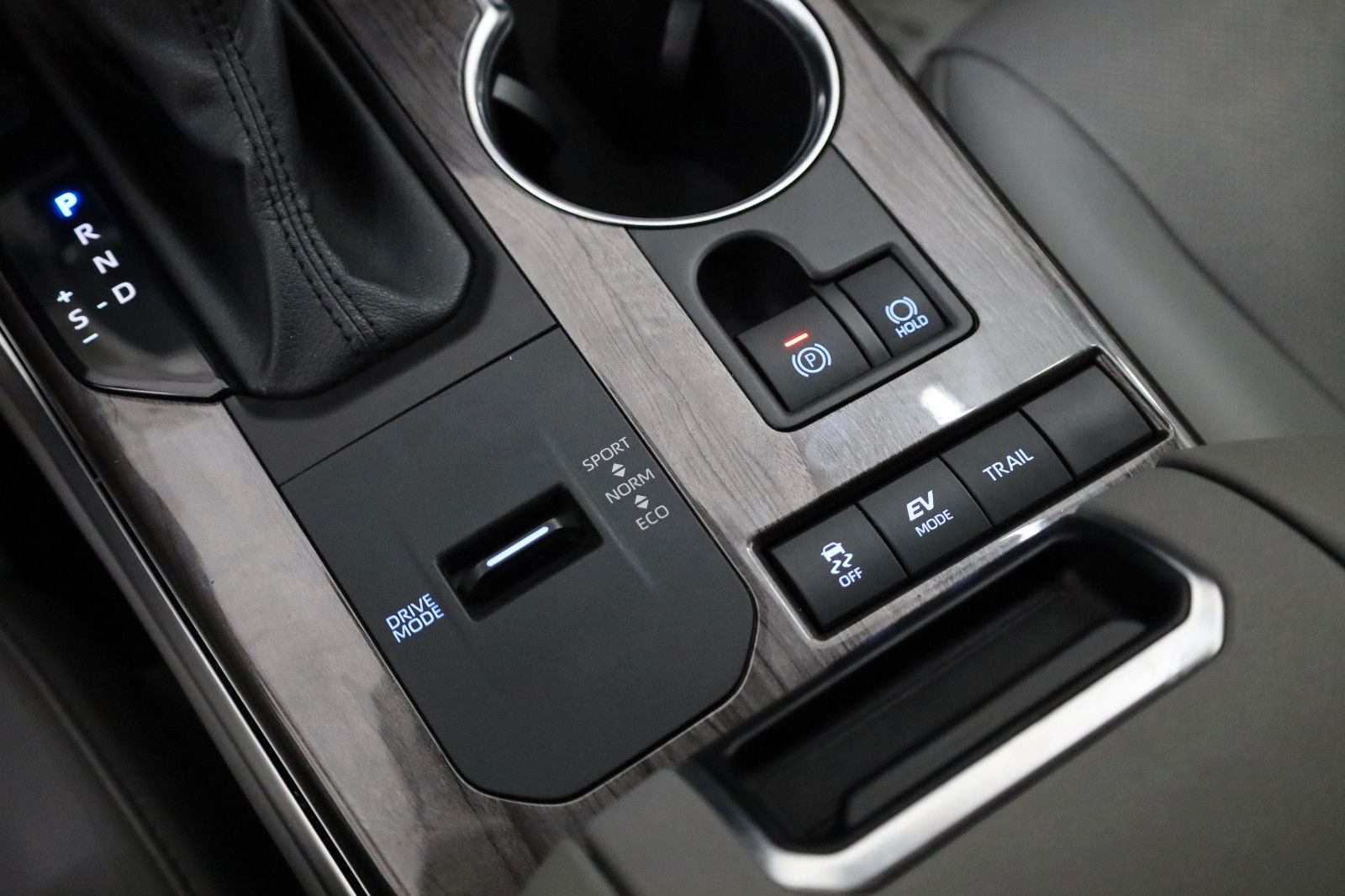 Fahrzeugabbildung Toyota Highlander Hybrid Executive,Sitzlüft,7Sitz,Kamer