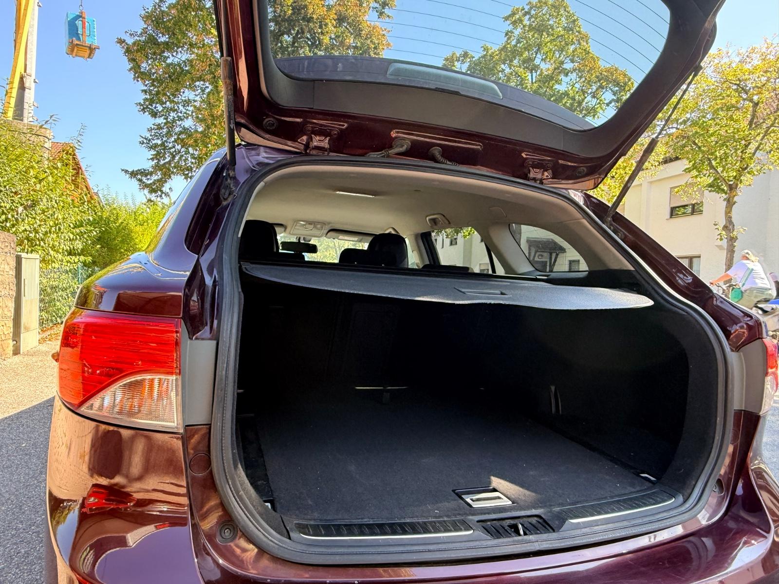 Toyota Avensis 2014 — photo 8