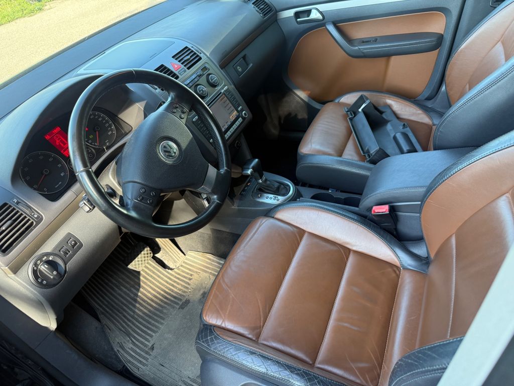 VW Touran – Bild 2 von 3