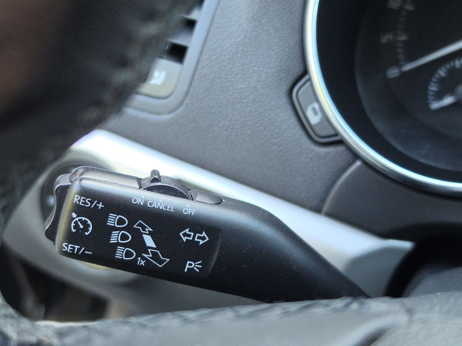 Fahrzeugabbildung SKODA Yeti TDI Ambition Plus Edition 4x4 ALLRAD TEMPOM