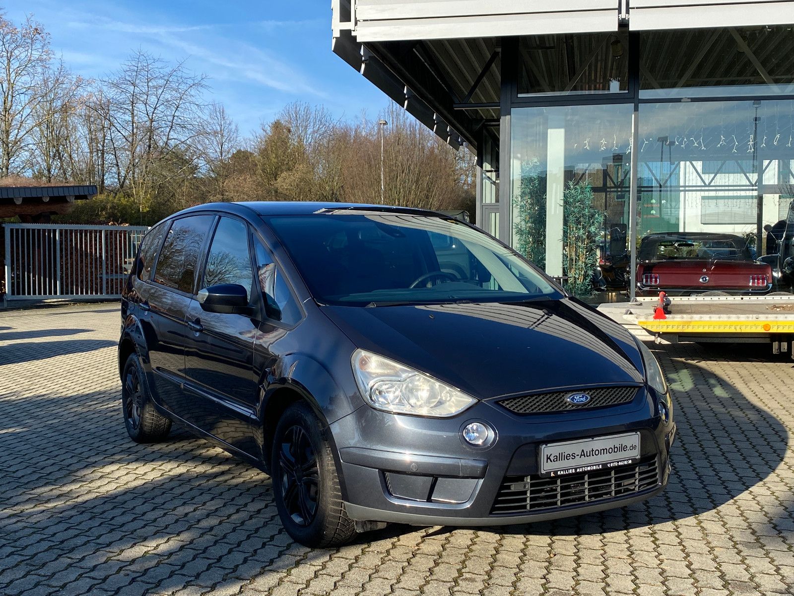 Fahrzeugabbildung Ford S-MAX Trend 2.0 SHZ+PDC+AHK+TÜV-NEU