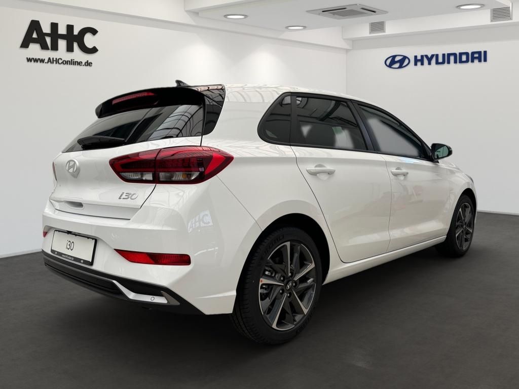 Fahrzeugabbildung Hyundai i30 5-Türer 1.0 T-GDI 6-MT Advantage FLA Navi