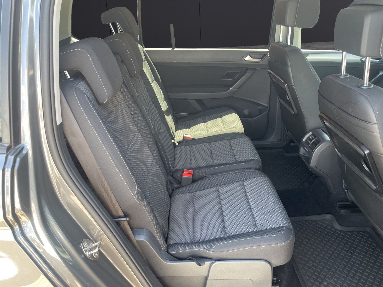 Fahrzeugabbildung Volkswagen Touran Comfortline AHK*Shzg*Tempo*Nebel