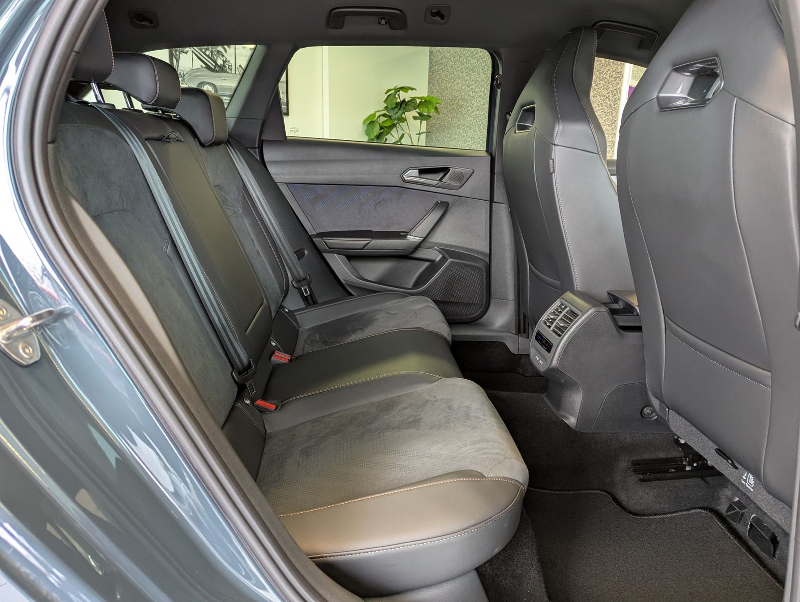 CUPRA Leon 1.5 eTSI Matrix Intelligent-Dynamic-Edge - Image 15