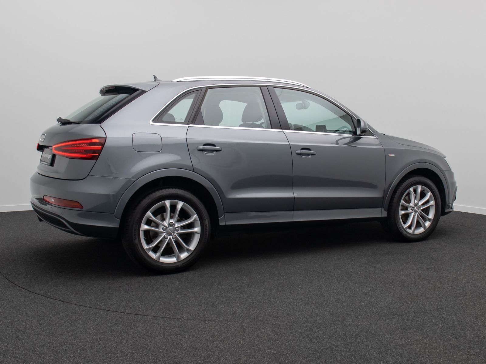 Fahrzeugabbildung Audi Q3 1.4 S Line Tempomat PDC BiXenon Sportsitz 18"