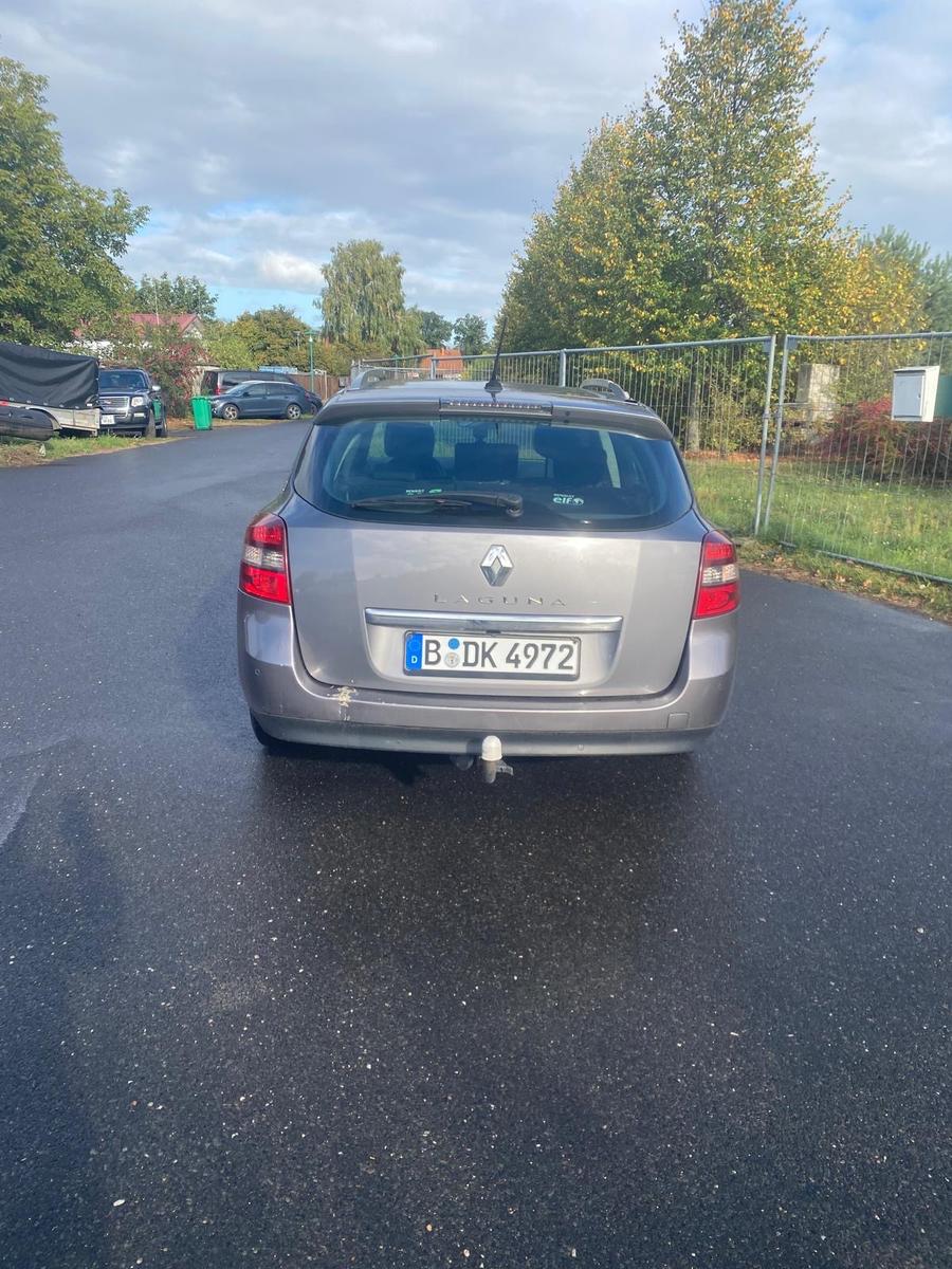 Renault Laguna 2012 — photo 13