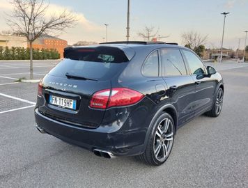 Porsche Cayenne - 4