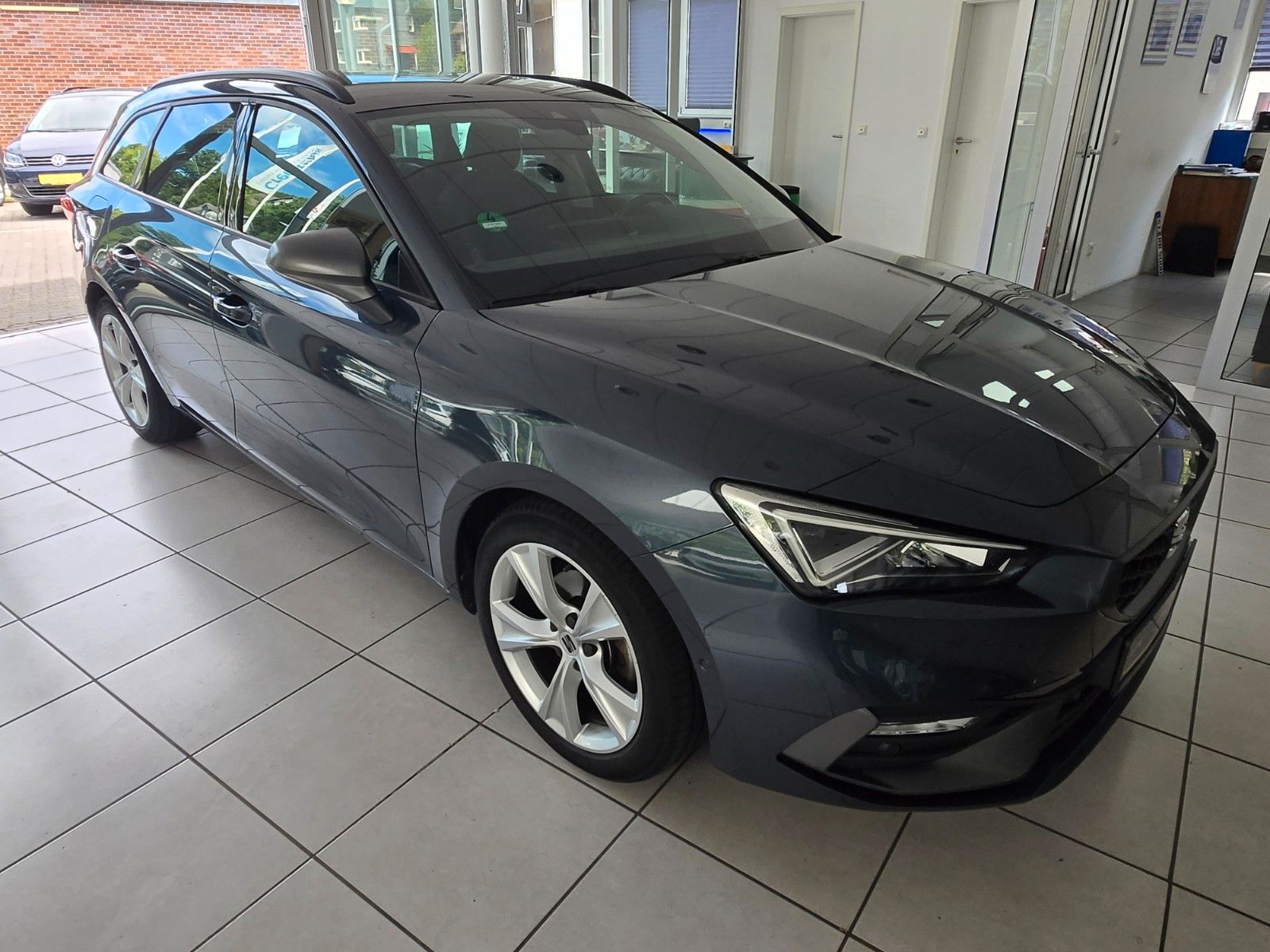 Fahrzeugabbildung SEAT Leon Sportstourer FR