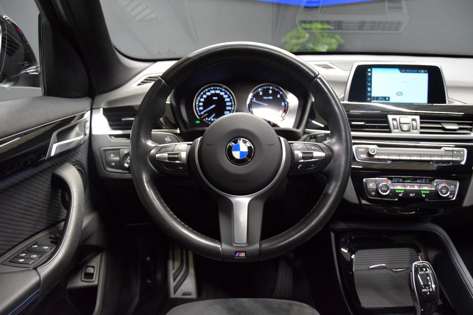 Fahrzeugabbildung BMW X1 xDrive 18 d M Sport LED Pano HuD Navi Kamera