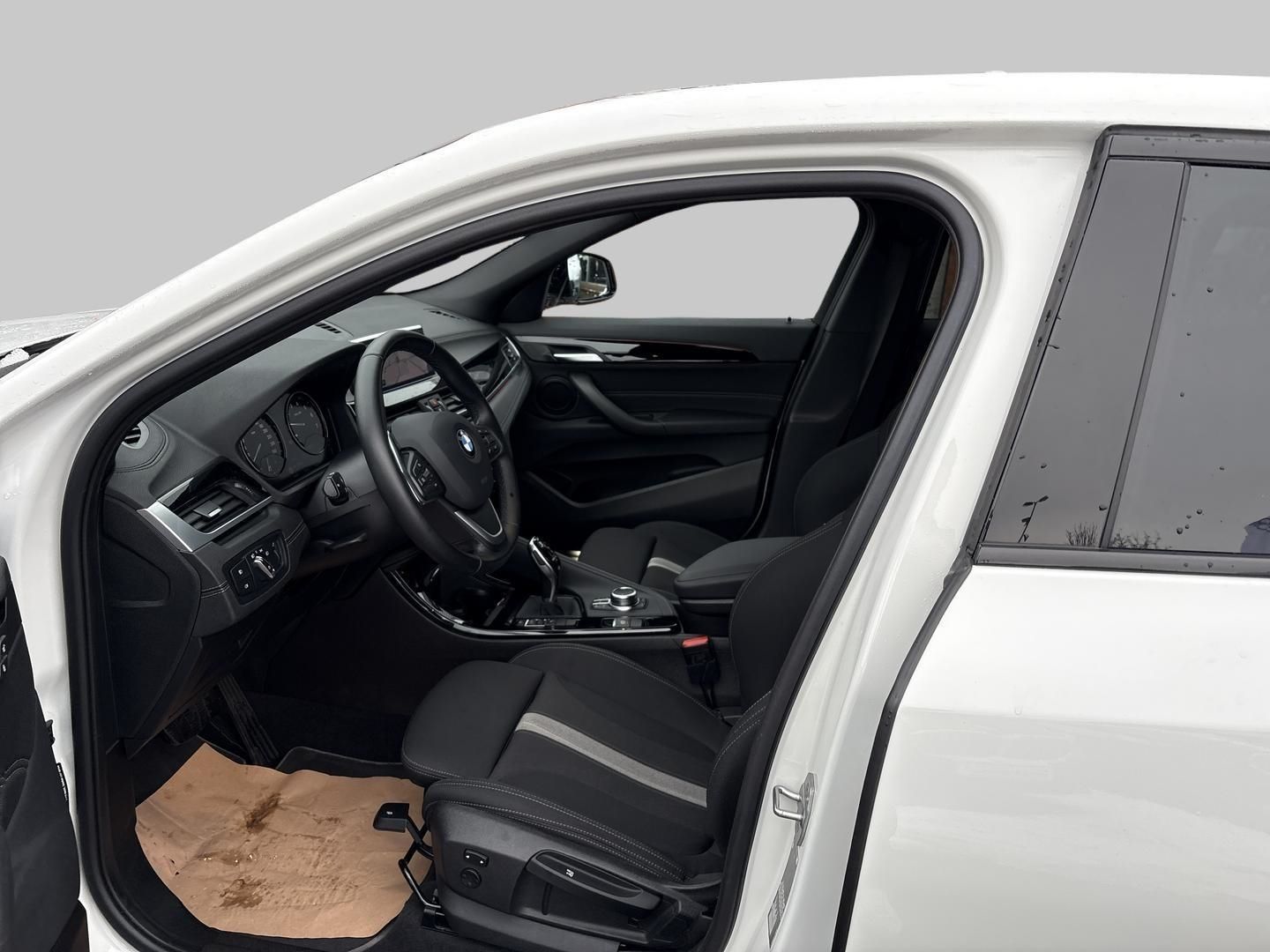 BMW X2 18i RFK SHZ DAB NAVI Navi LED El. Heckklappe  foto 9