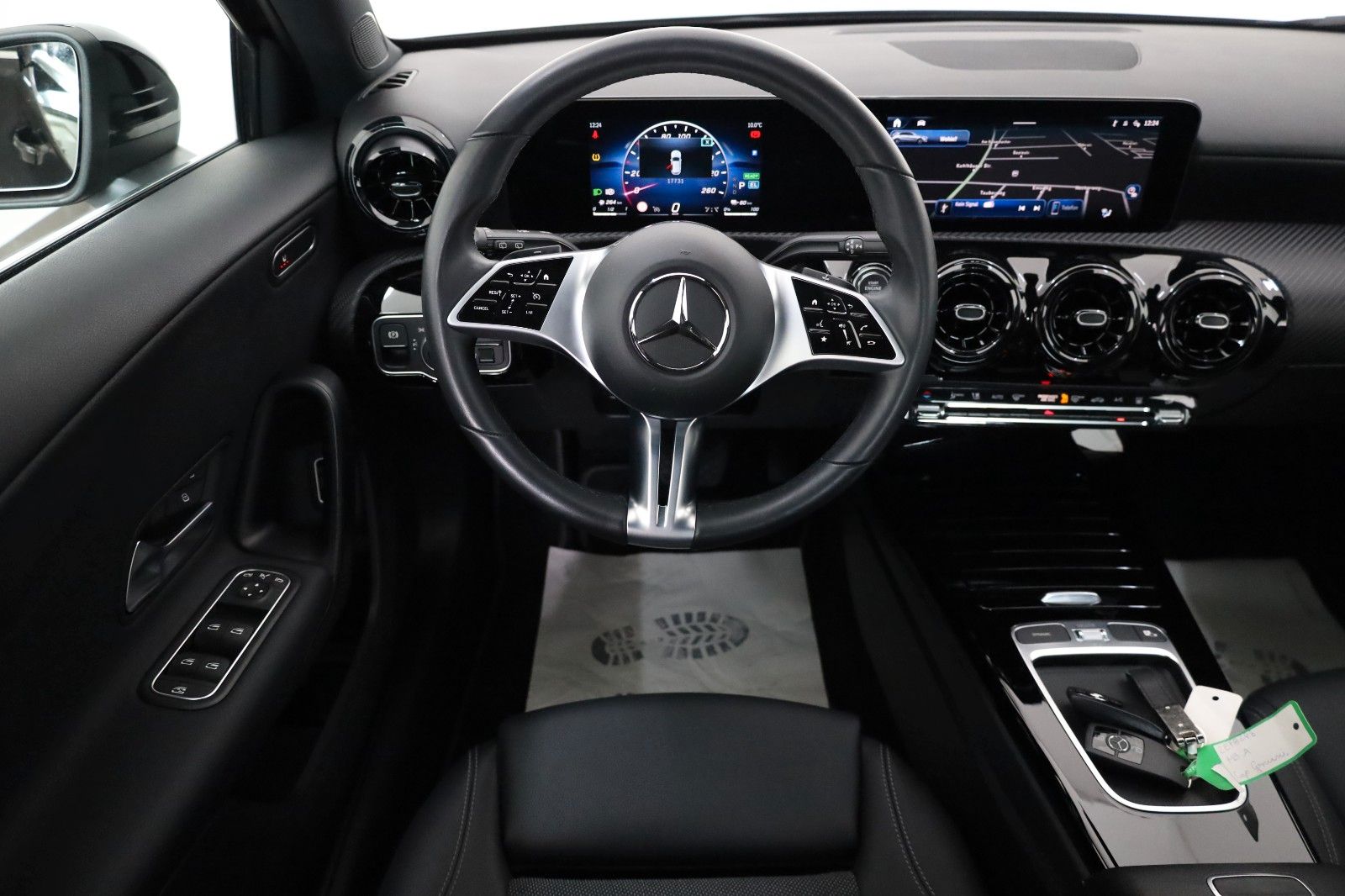 Fahrzeugabbildung Mercedes-Benz A 250e T.Leder,Navi,LED,SH,PDC,Kamera,Park Paket