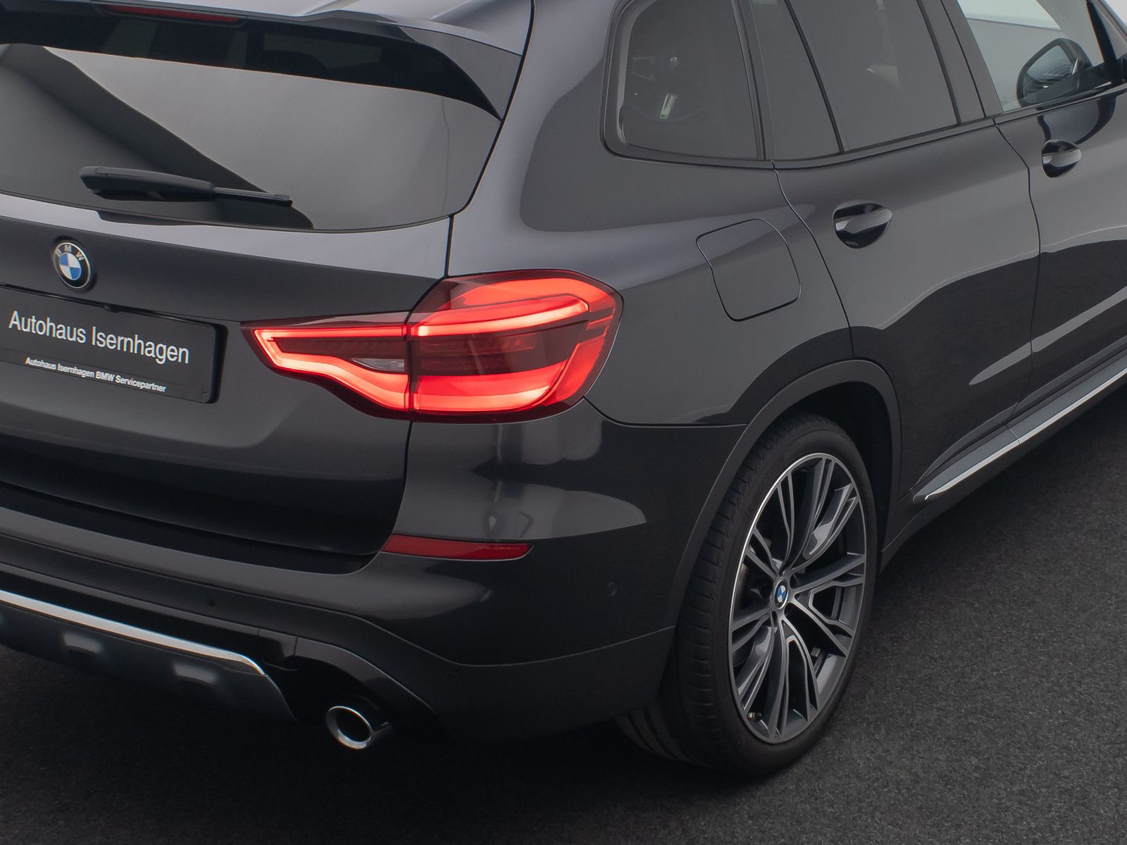 Fahrzeugabbildung BMW X3 xD30i Luxury Line AHK Panorama HUD DAB 21Zoll