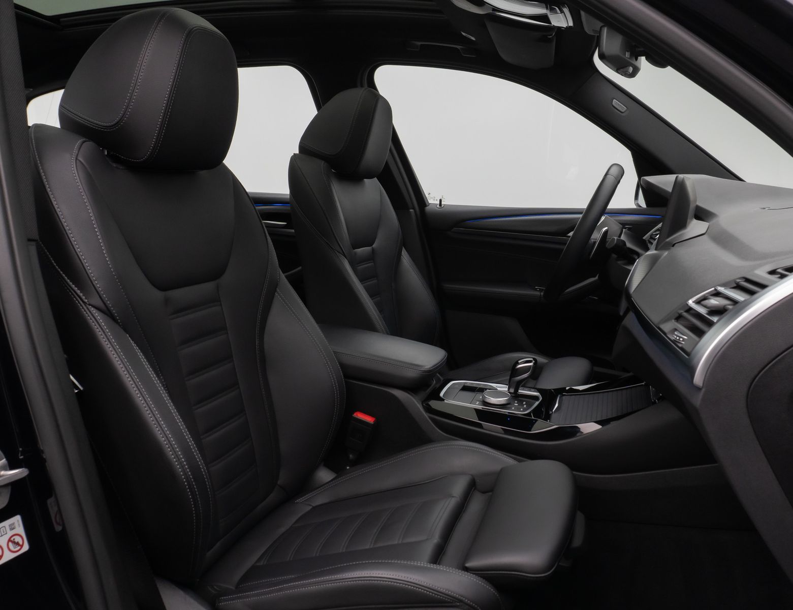 Fahrzeugabbildung BMW X3 xD20i M Sport Panorama 360°DAB HiFi Komfort