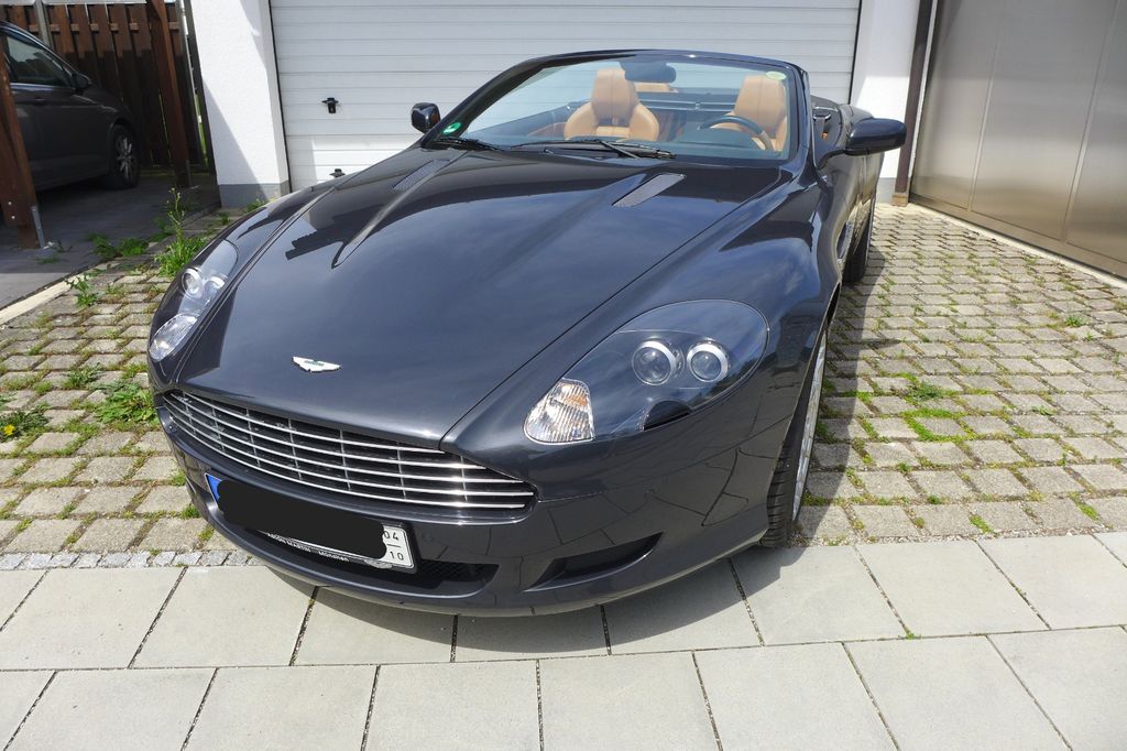 Aston Martin DB9