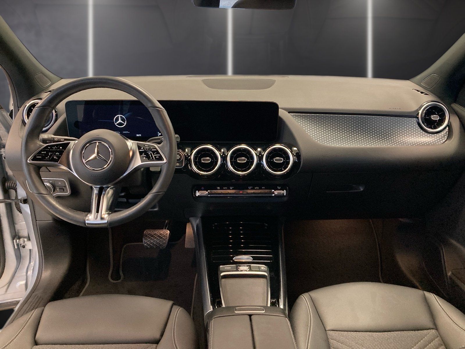 Fahrzeugabbildung Mercedes-Benz GLA 180 Progressive*AHK*Totwin*Kamera*LED*CarPl*