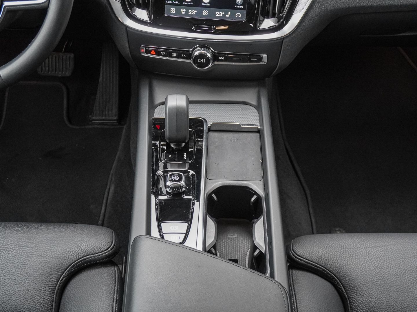 Volvo V60 Kombi Core B3 Benzin EU6d AHK Digitales Cock foto 9