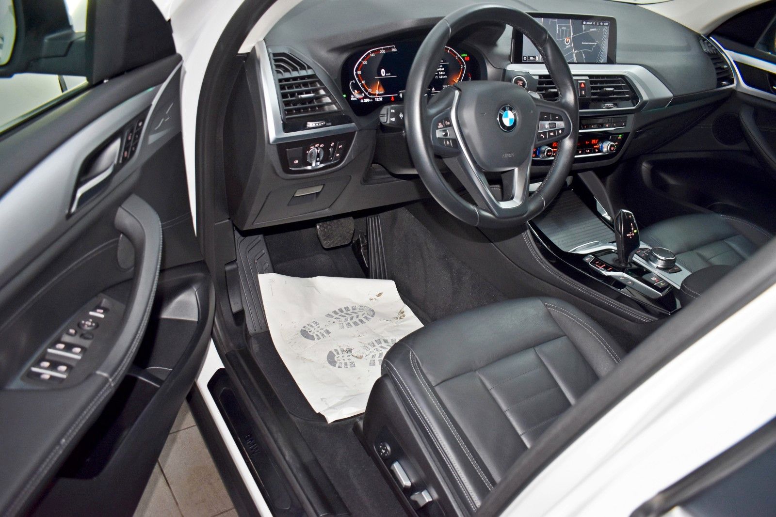 Fahrzeugabbildung BMW X4 20dA xDrive Advantage  Leder,Navi,LED,Kamera