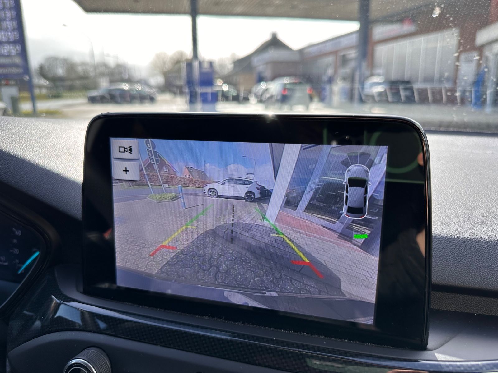 Fahrzeugabbildung Ford Focus Turnier ST-Line 1.5 EB ACC/eHeck/LED/Navi