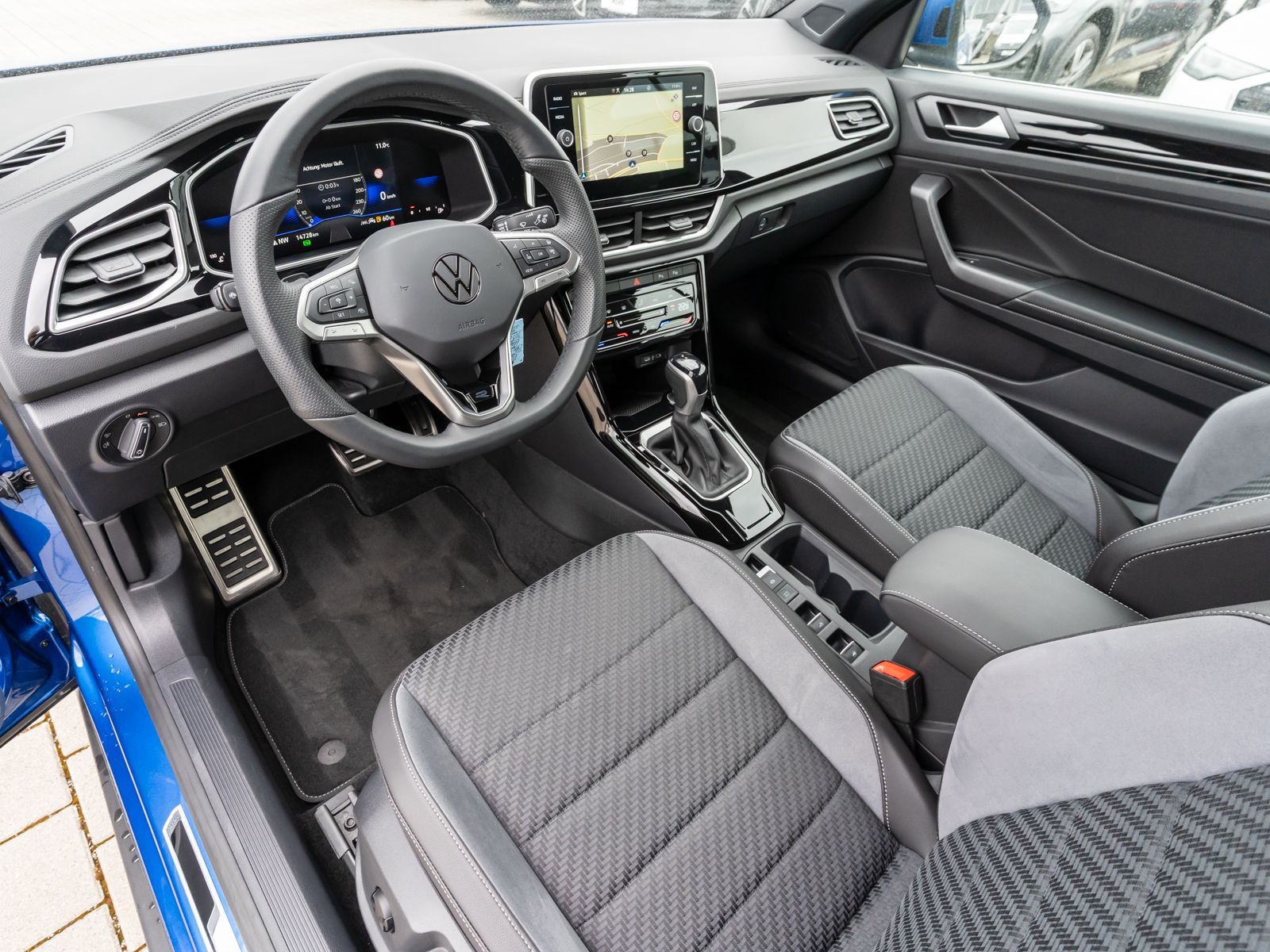 Volkswagen T-Roc - Bild 12