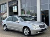 Mercedes-Benz C320 Lim. Elegance Automatik/Navi/Klima/SHZ/Temp - Mercedes-Benz C 320 mit Benzin-Antrieb