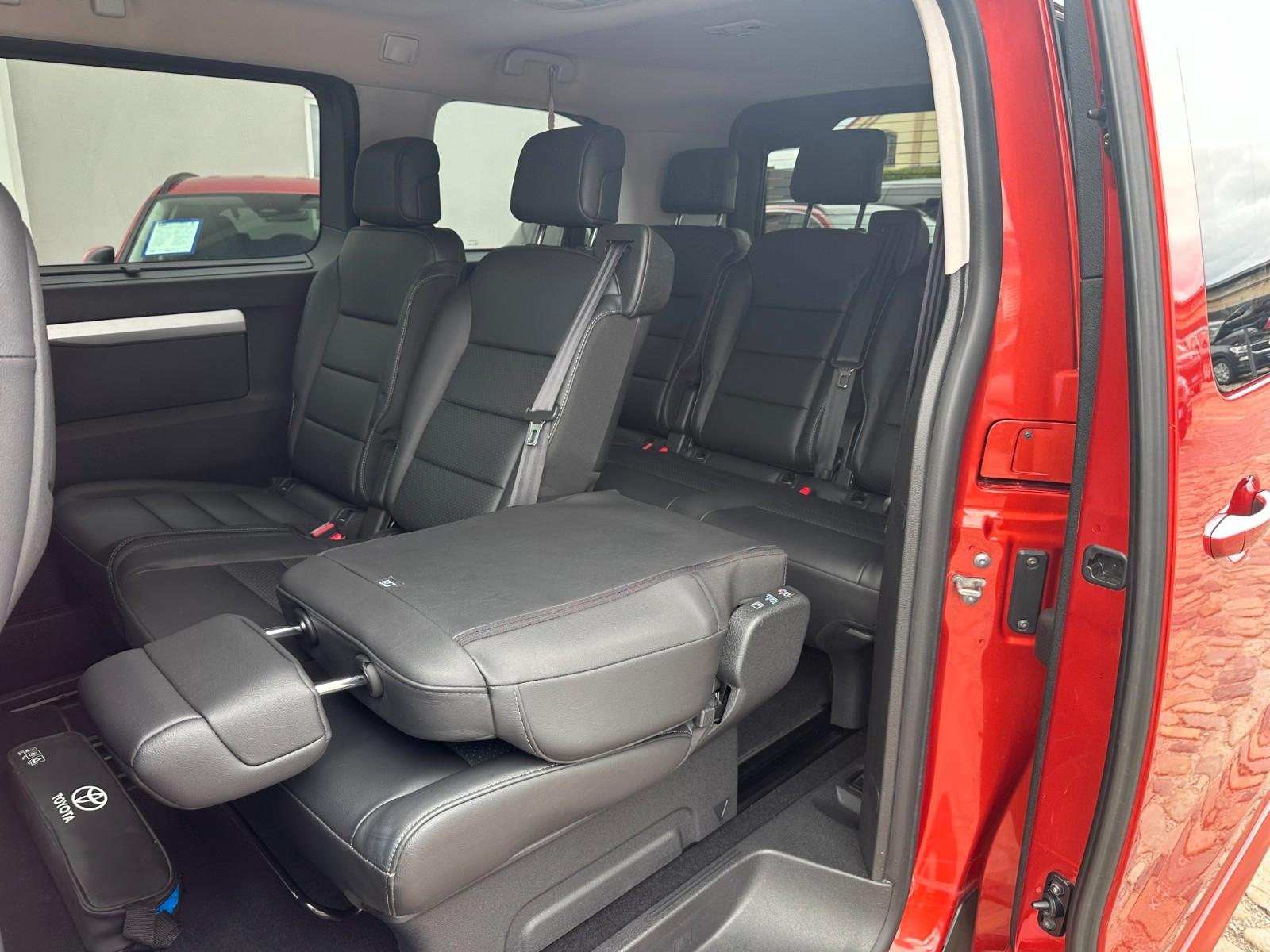 Toyota Proace Verso L1 Team Deutschland AHK Standhzg.