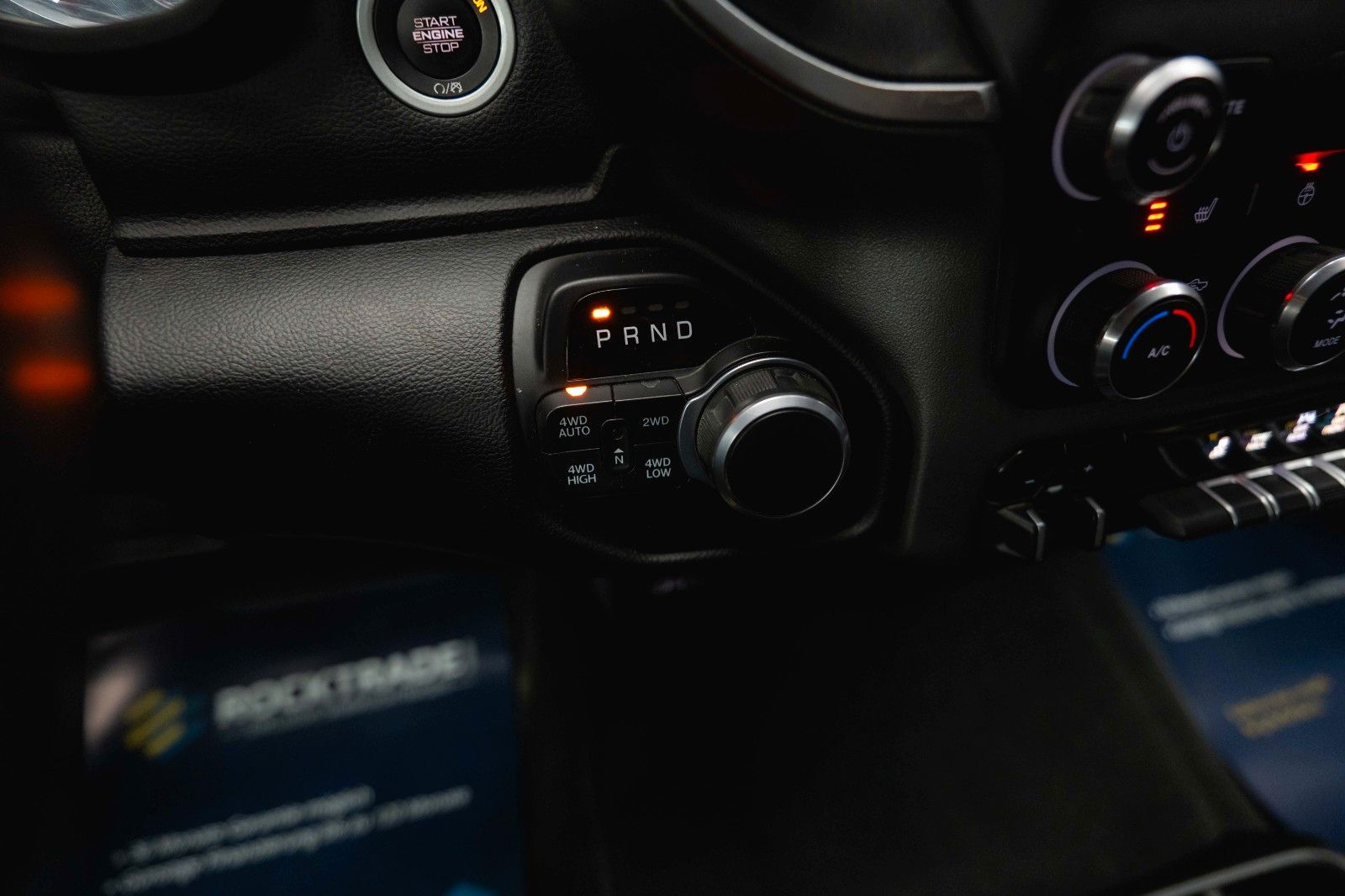 Fahrzeugabbildung Dodge RAM 5.7 V8 HEMI 4x4 OFFROAD Night-Paket *LED*