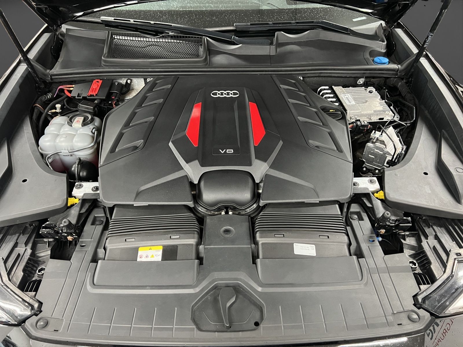 Audi SQ8 - Bild 23