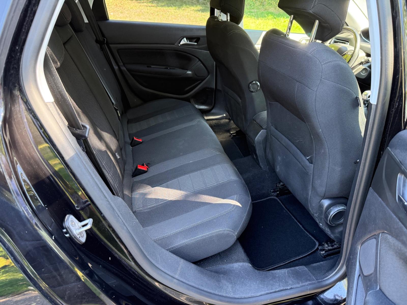 Peugeot 308 2015 — photo 9