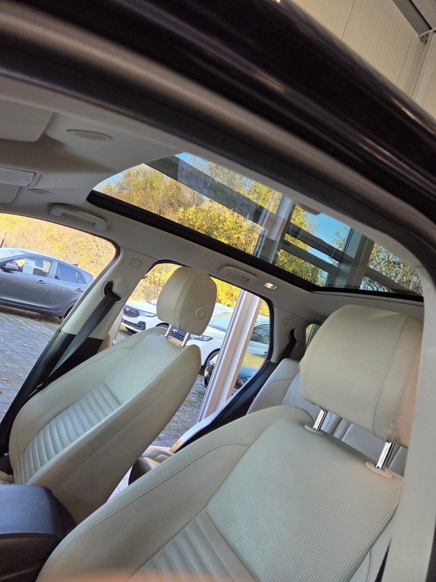 Fahrzeugabbildung Land Rover Discovery Sport Hybrid R-Dynamic S AWD