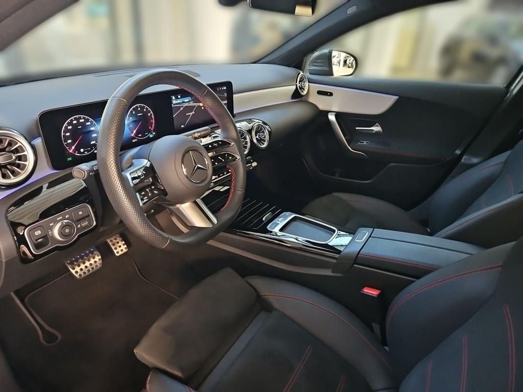 Fahrzeugabbildung Mercedes-Benz A 200 AMG Pano LED SHZ KeyLess Ambie. Sport DAB