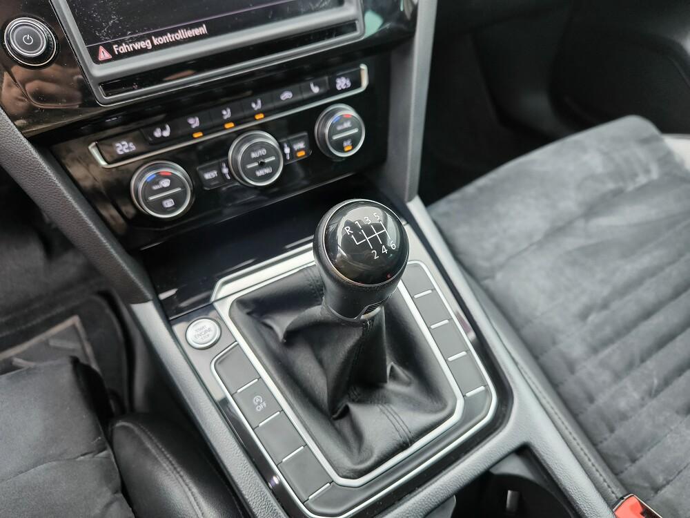Volkswagen Passat 2015 — photo 12